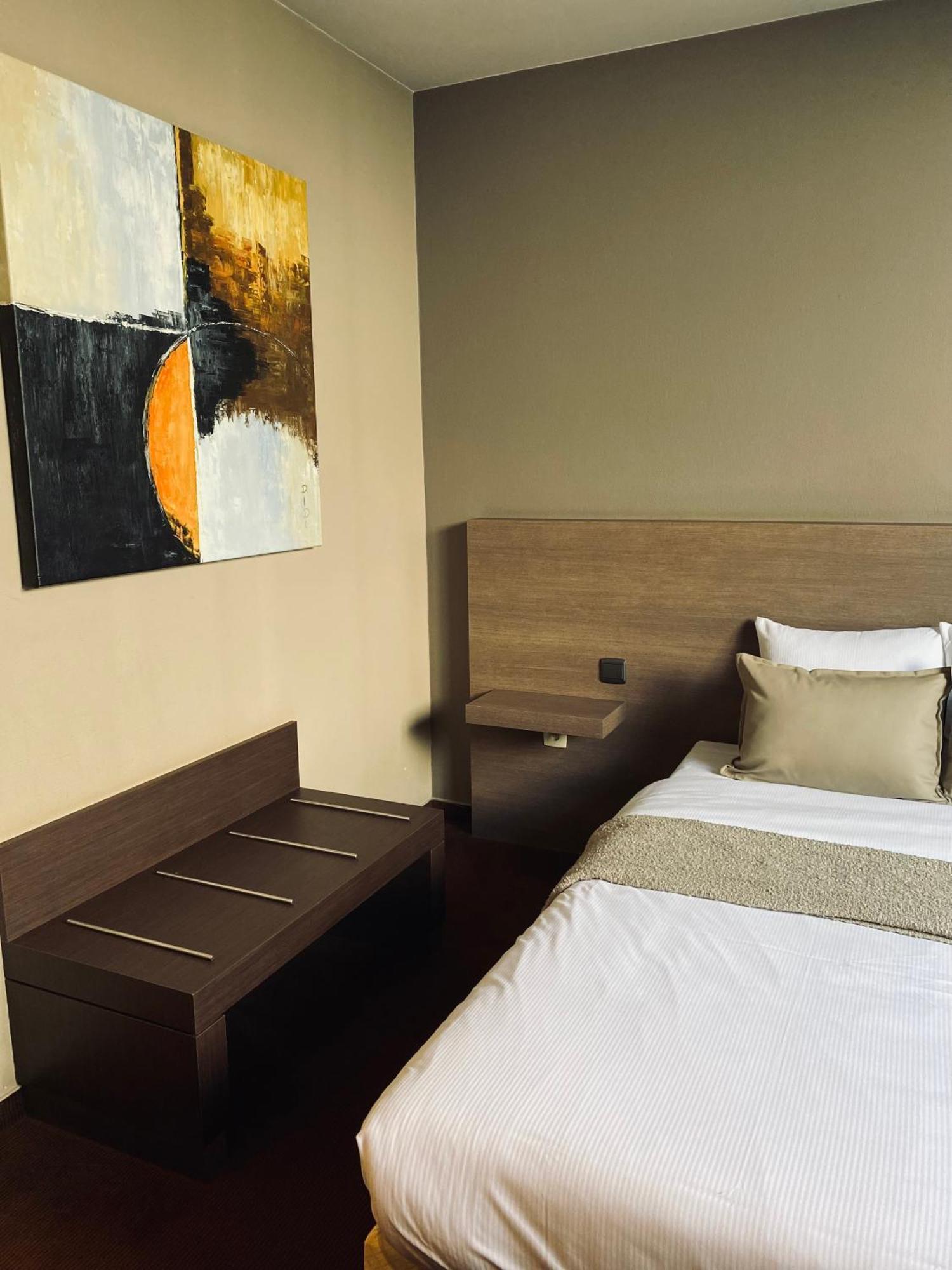 Hotel Bornem Luaran gambar