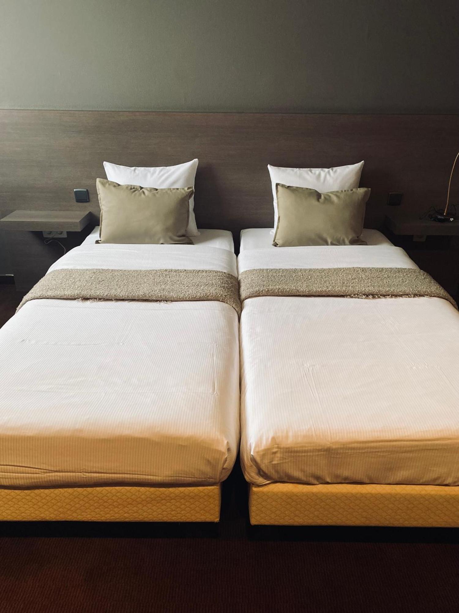 Hotel Bornem Luaran gambar