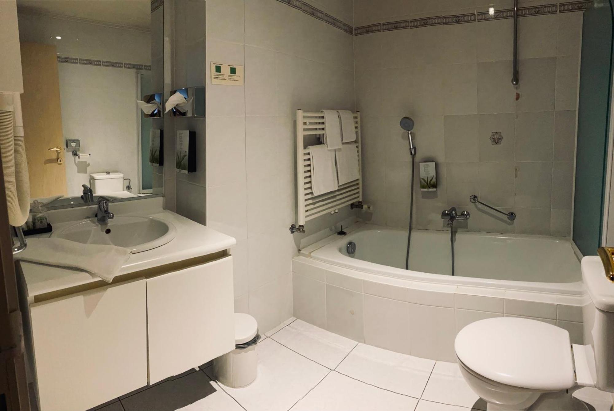Hotel Bornem Luaran gambar